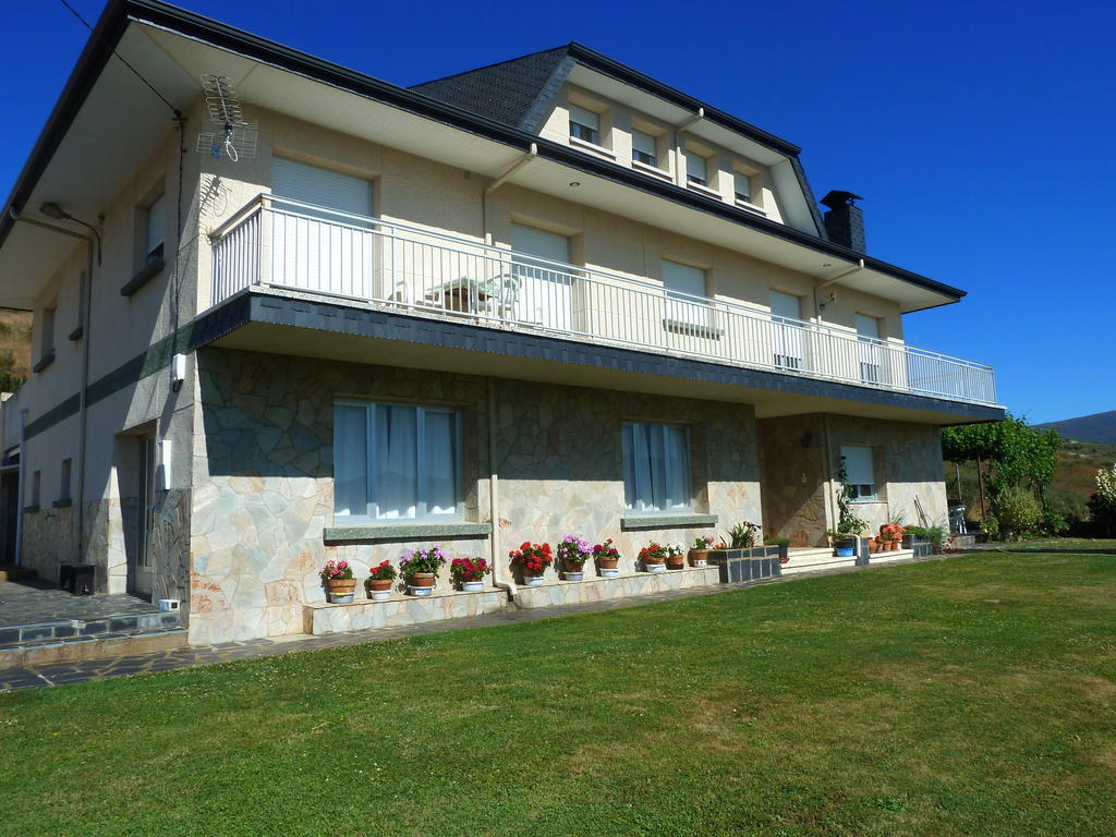 Pension Riego De Ambros Buitenkant foto